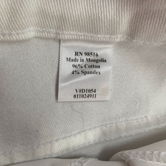 NWT Coldwater Creek White Cropped Jeans - Picture 5 of 6